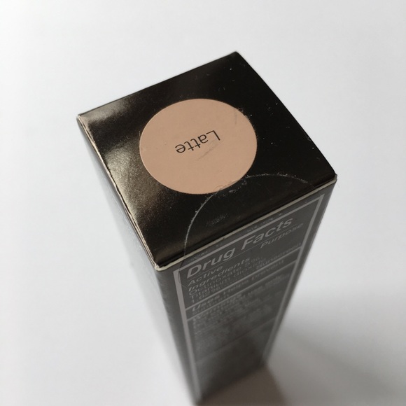 No. 7 Beautifully Matte Foundation New in Box - Picture 3 of 5